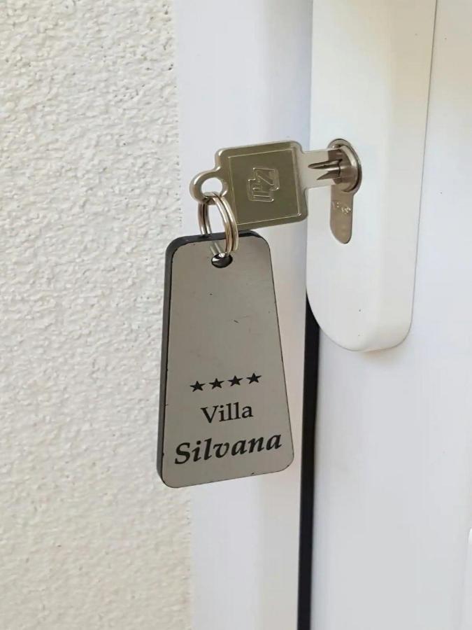 Apartments Villa Silvana Mlini Rum bild